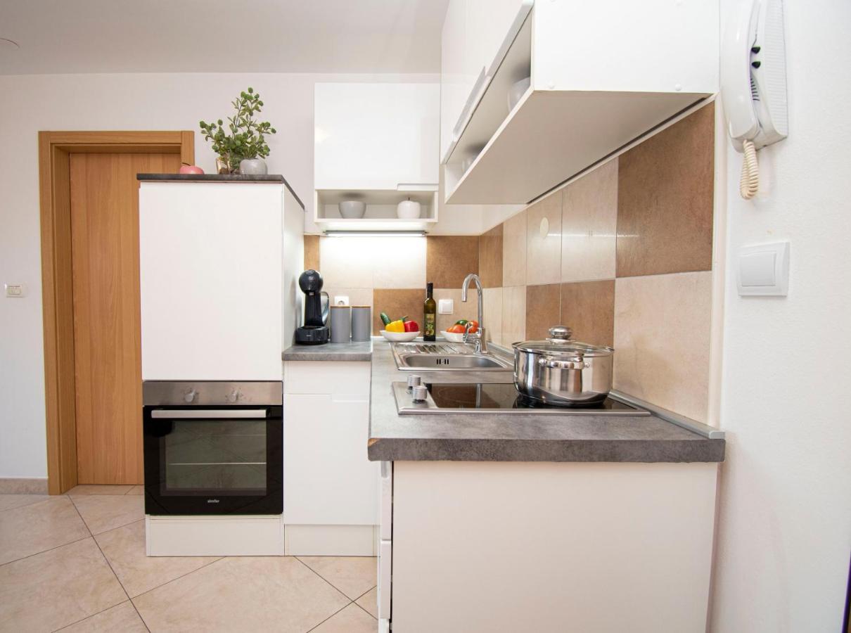 Sun Apartment