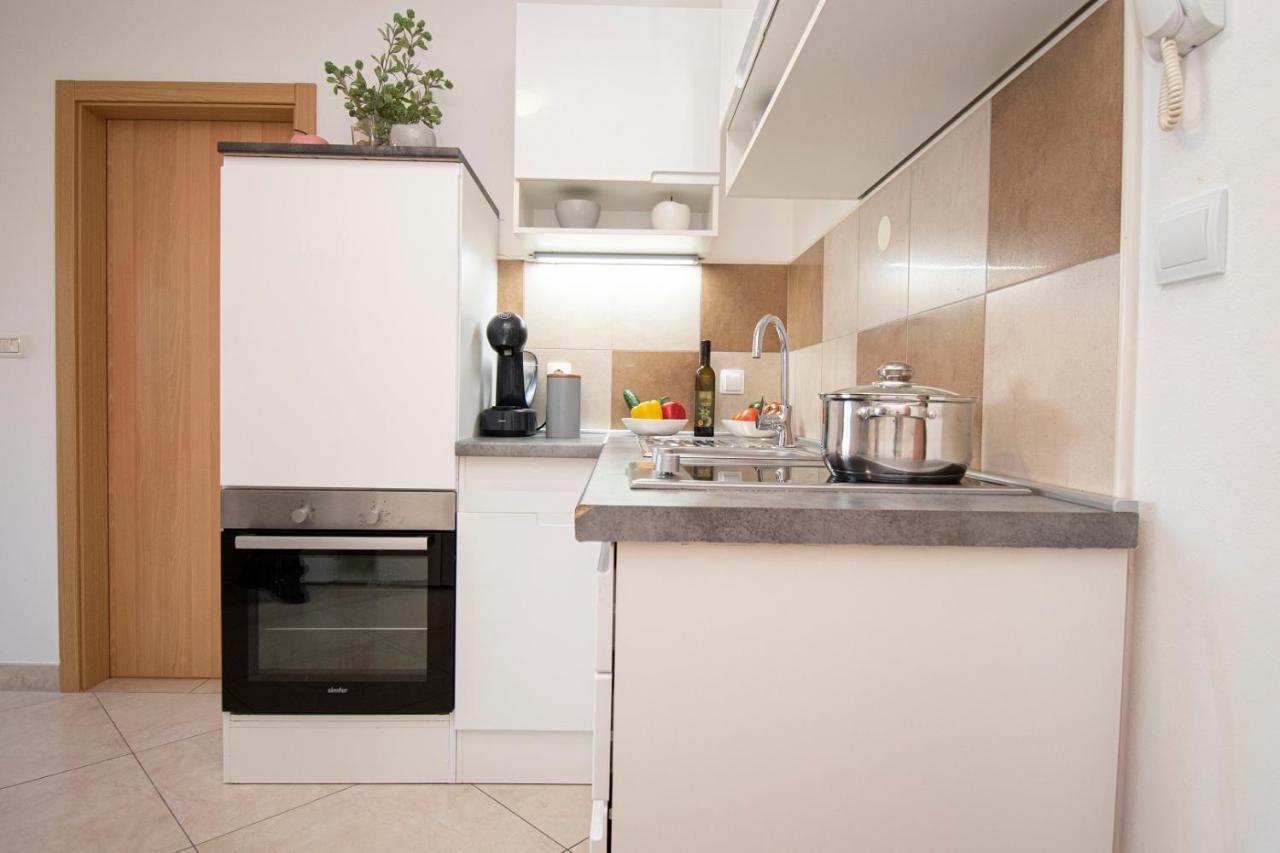 Sun Apartment *